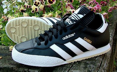 do adidas samba run small.